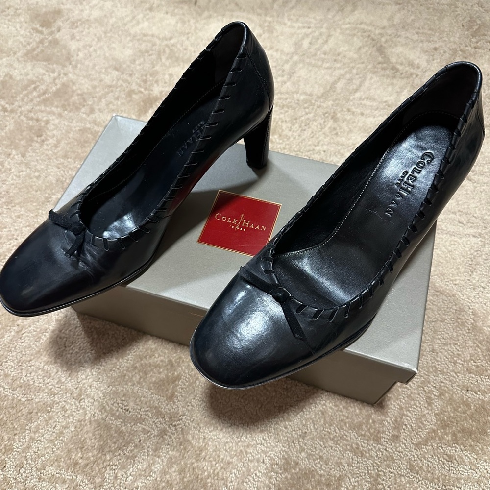 Black Cole Haan Heels, hardly worn